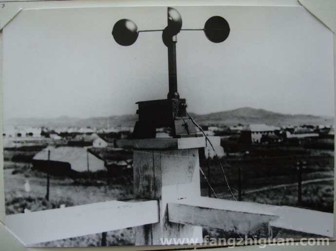 1938年7月，从气象观测所风速计器旁向远处拍摄。